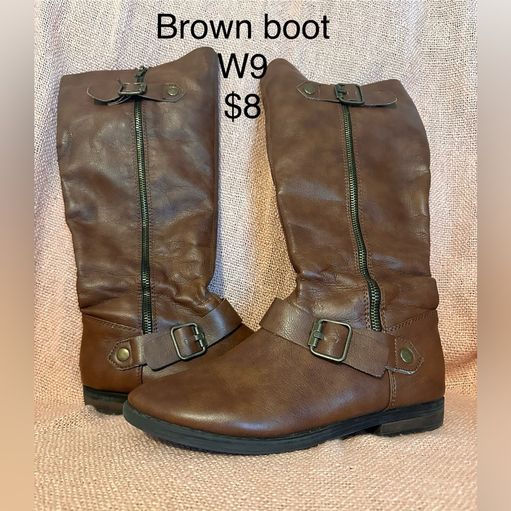 Women’s brown boots